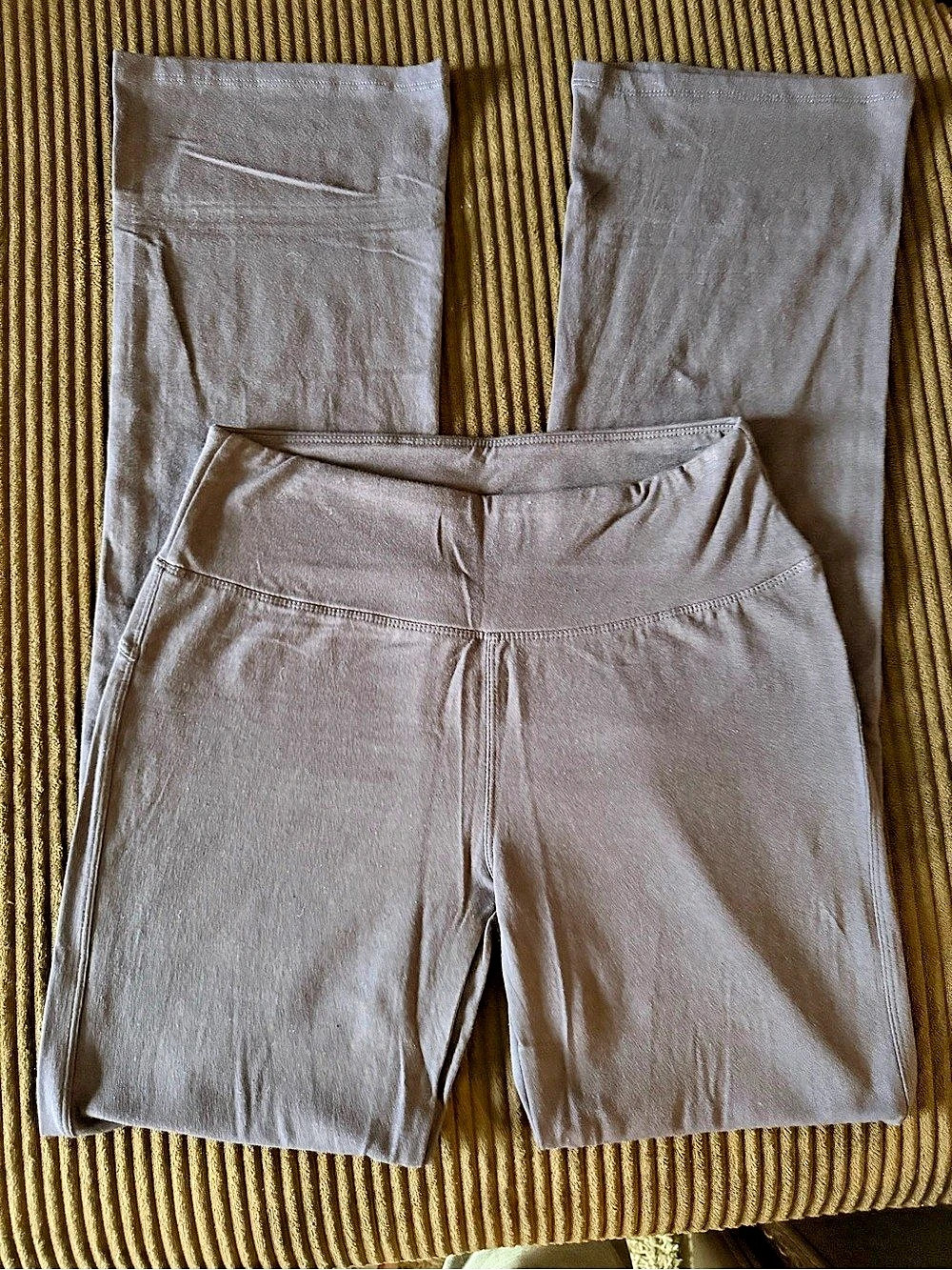 Lilda Women's Athletic Leggings Size Small/ Medium Navy blue